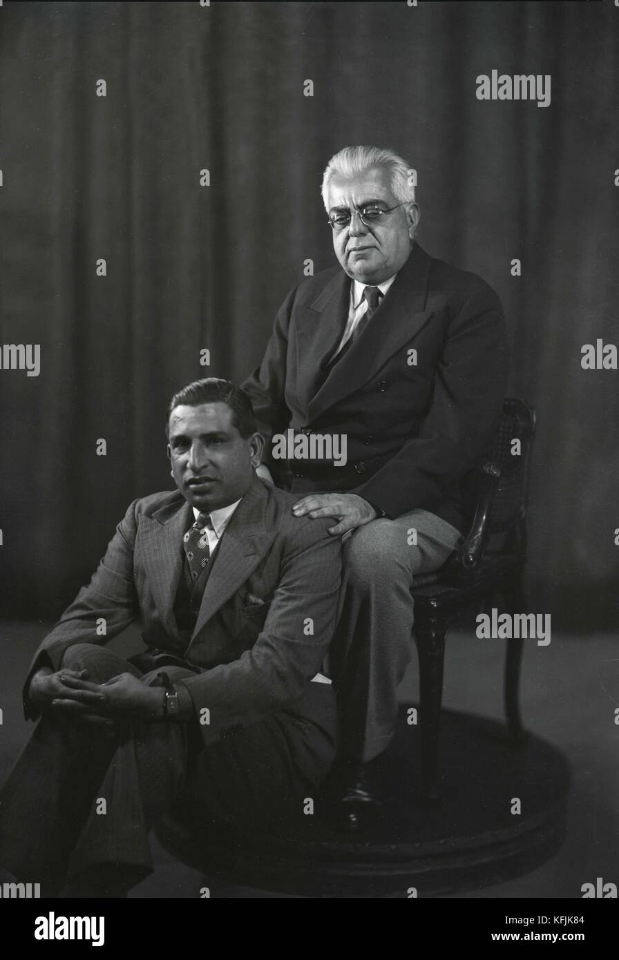 AGA Khan III (1877-1957) mit seinem Sohn, Fürst Ali Khan (1911-1960) c.1 Foto Taponier Kredit:Photo12/Coll. Taponier Stockfoto