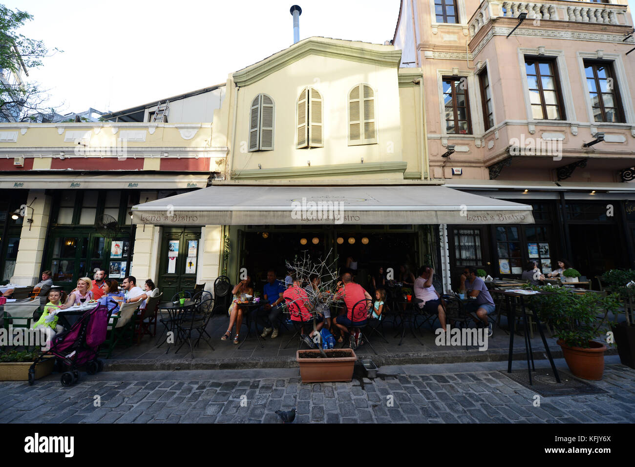 Tavernen und Restaurants entlang Katouni street in Ladakika, Thessaloniki Stockfoto