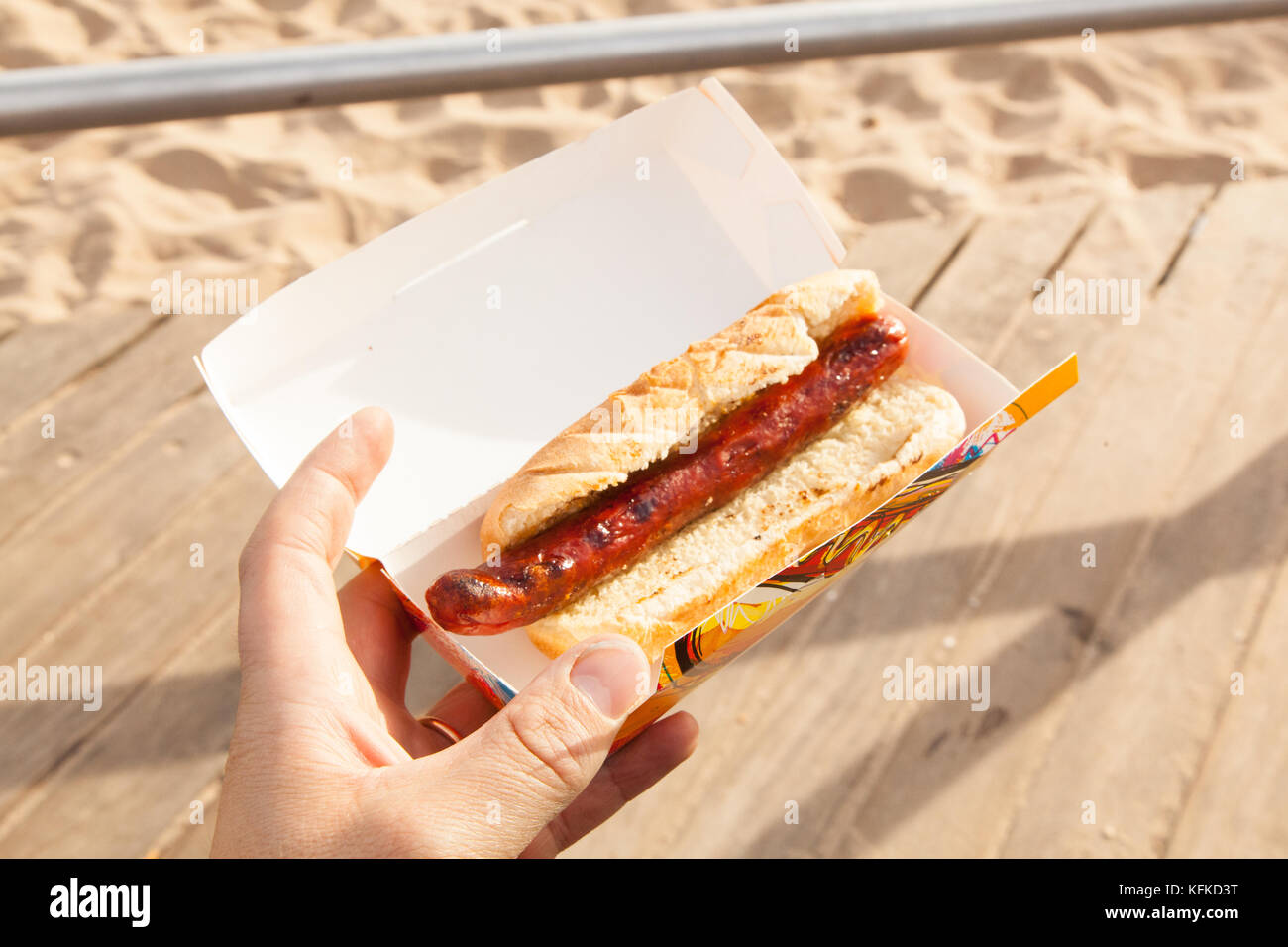 Heißer Hund von Nathan's auf Coney Island, Brooklyn, New York, Vereinigte Staaten von Amerika. Stockfoto