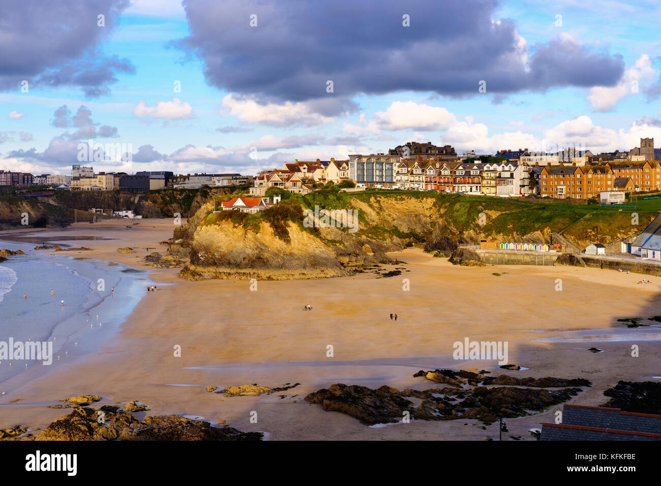 Towan Beach im Abendlicht, Newquay, Cornwall, England, Großbritannien Stockfoto