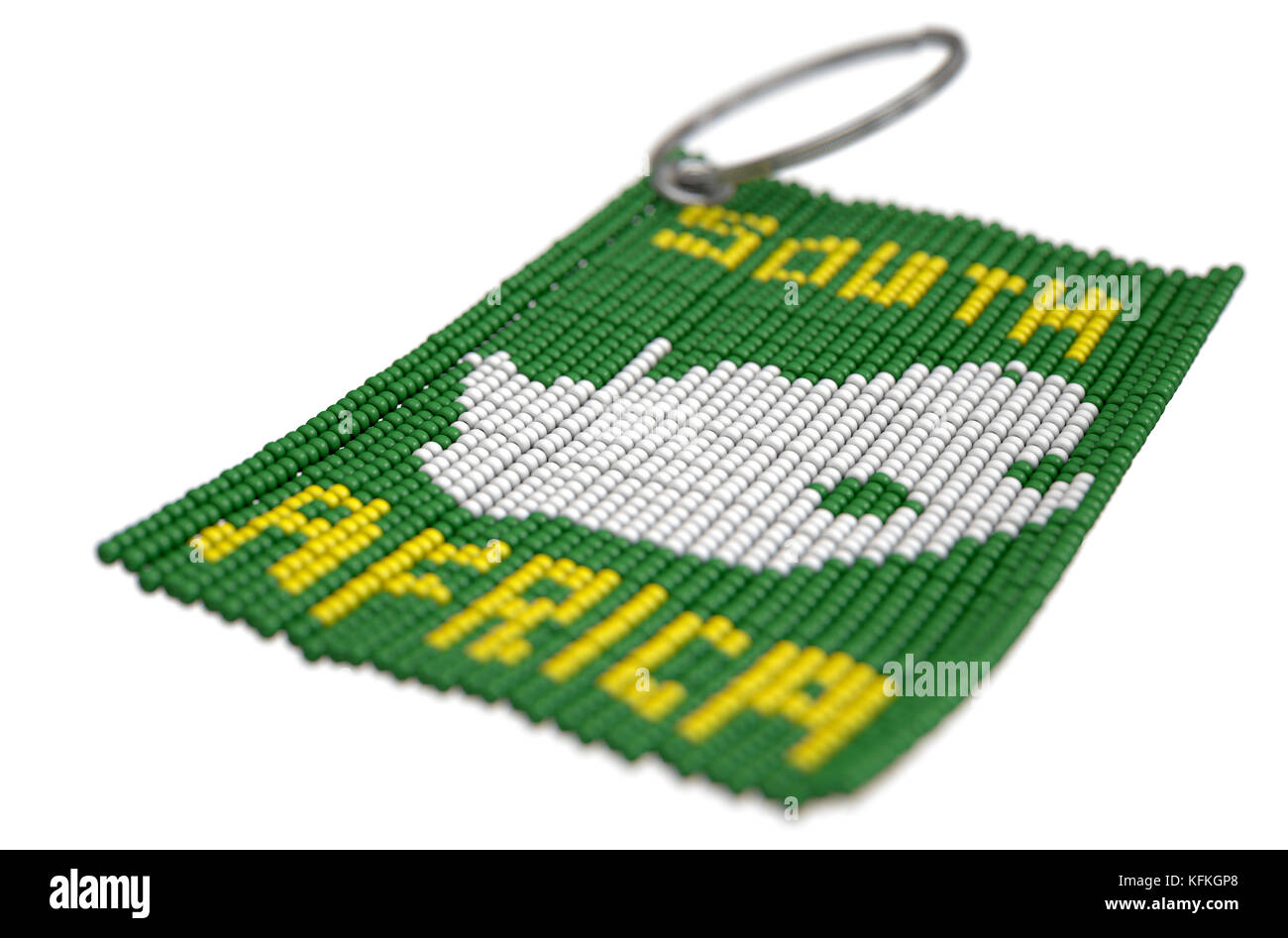 Ein traditionelles Zulu Glasperlen Schlüsselanhänger mit den Worten und Land Formen von Südafrika auf einem isolierten weißen Hintergrund - 3D-Rendering Stockfoto