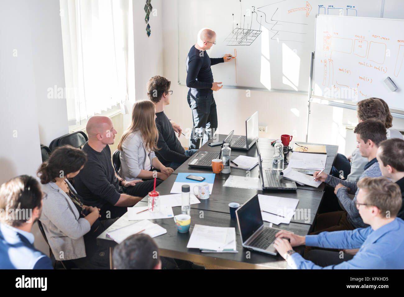 Entspannte it Business Startup Unternehmen Team Meeting. Stockfoto