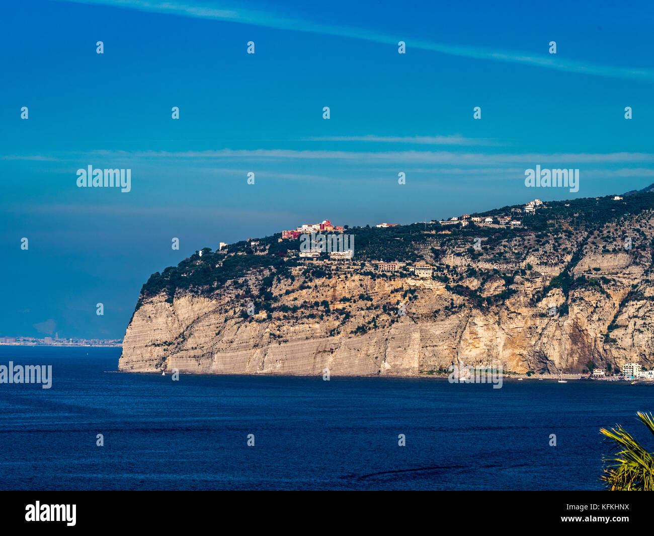 Sorrento Küste und den Golf von Neapel. Sorento, Italien Stockfoto