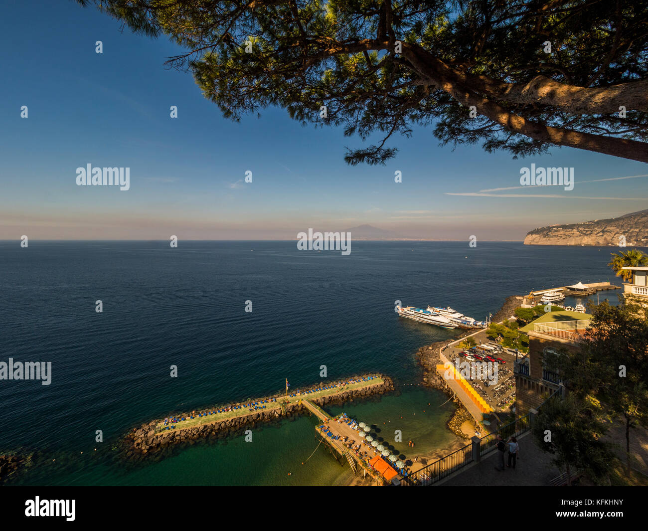 Luftaufnahme von privaten Strand. Sorrento. Italien. Stockfoto
