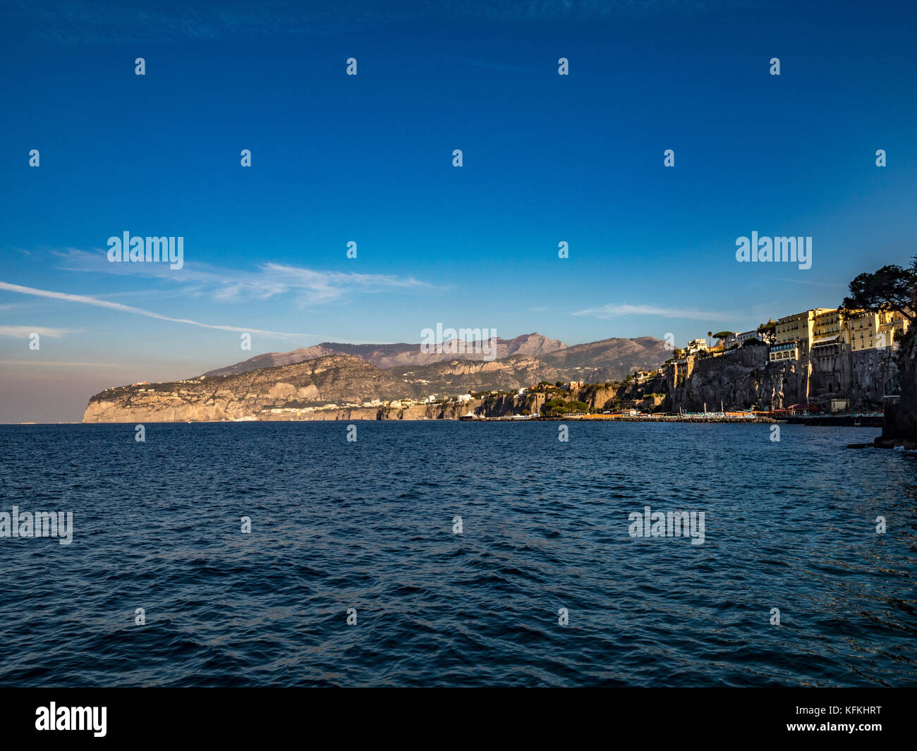 Marina Piccola Schuß von der Marina Grande. Sorrento, Italien. Stockfoto