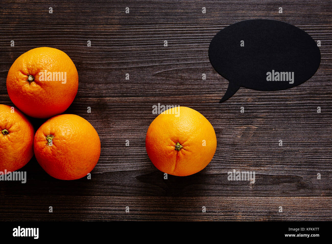 Speechbubble Gruppe von Orangen hat eine Nachricht Stockfoto