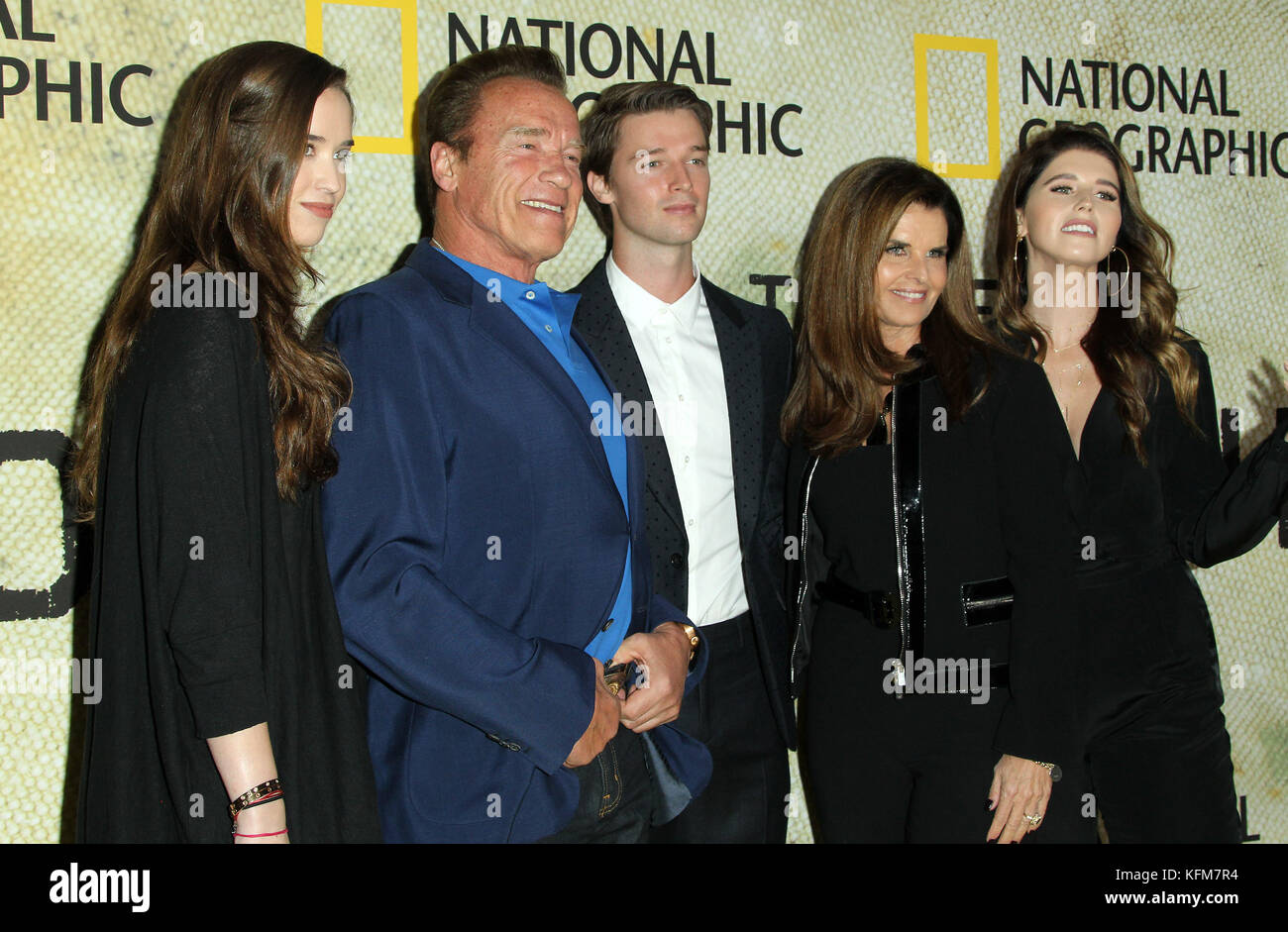 Los Angeles, CA, USA. 30. Oktober 2016. 30. Oktober 2017 – Los Angeles, Kalifornien – Christina Schwarzenegger, Arnold Schwarzenegger, Patrick Schwarzenegger, Maria Shriver und Katherine Schwarzenegger. Die Premiere von National Geographic „The Long Road Home“ fand in der Royce Hall in der UCLA in Los Angeles statt. Foto: AdMedia Credit: AdMedia/ZUMA Wire/Alamy Live News Stockfoto