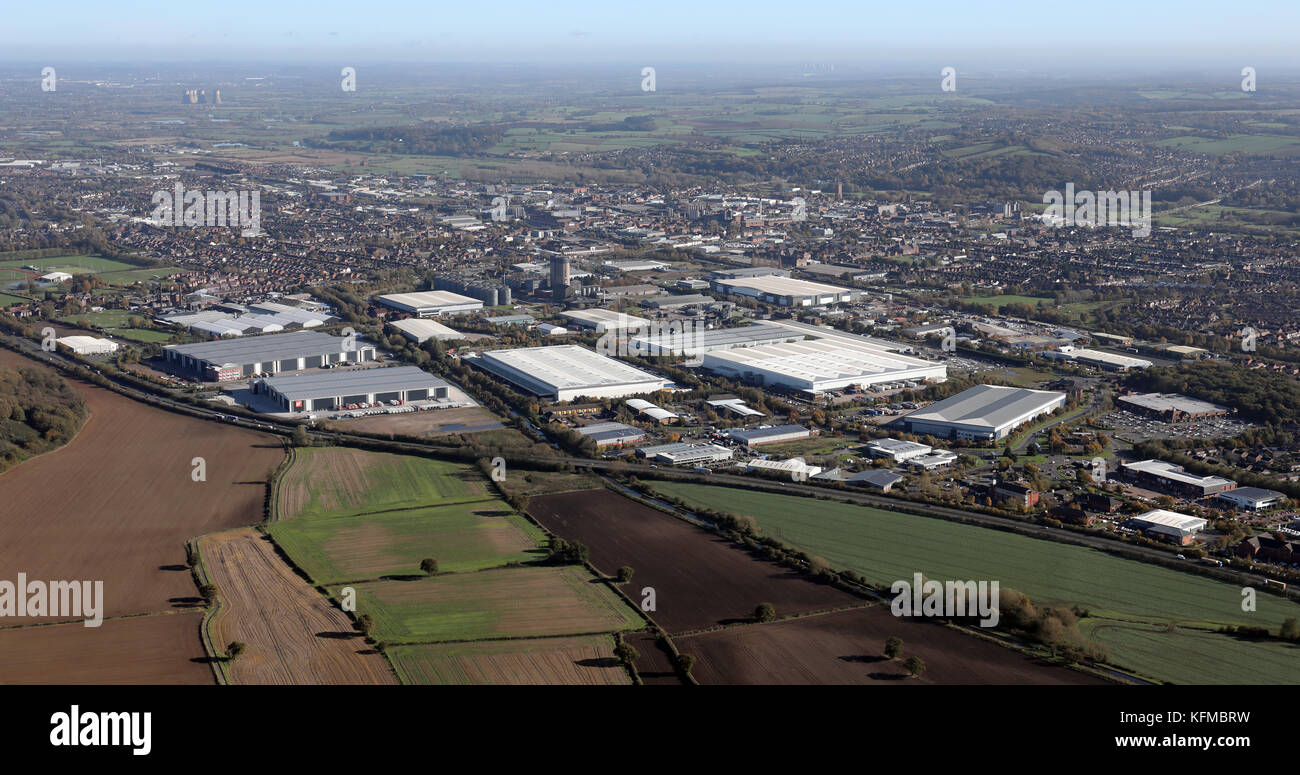 Luftaufnahme der Industrie an der Südwestseite von Burton-on-Trent, Großbritannien Stockfoto