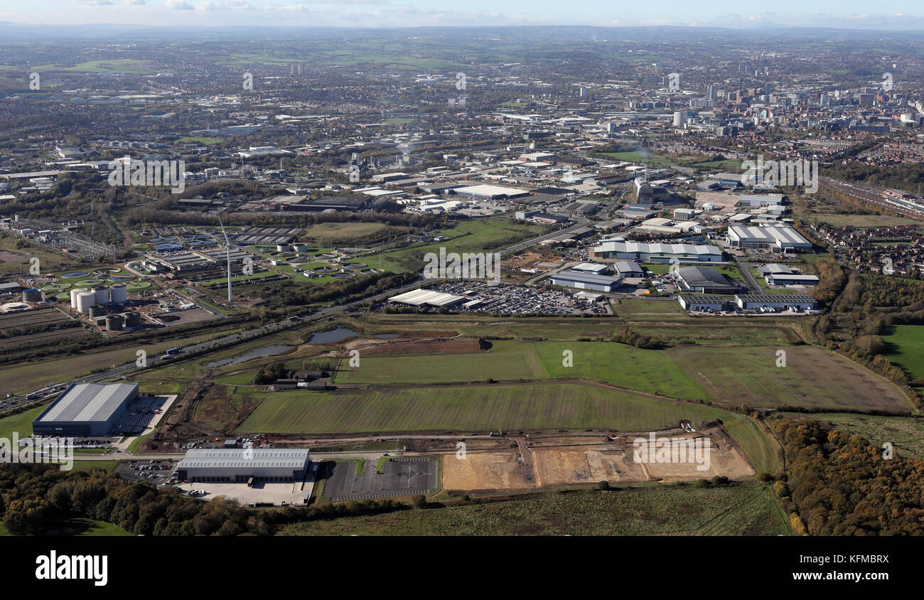 Luftaufnahme von Cross Green Business Park und Entwicklung land entlang der Pontefract Lane, Leeds, LS9. West Yorkshire, UK Stockfoto