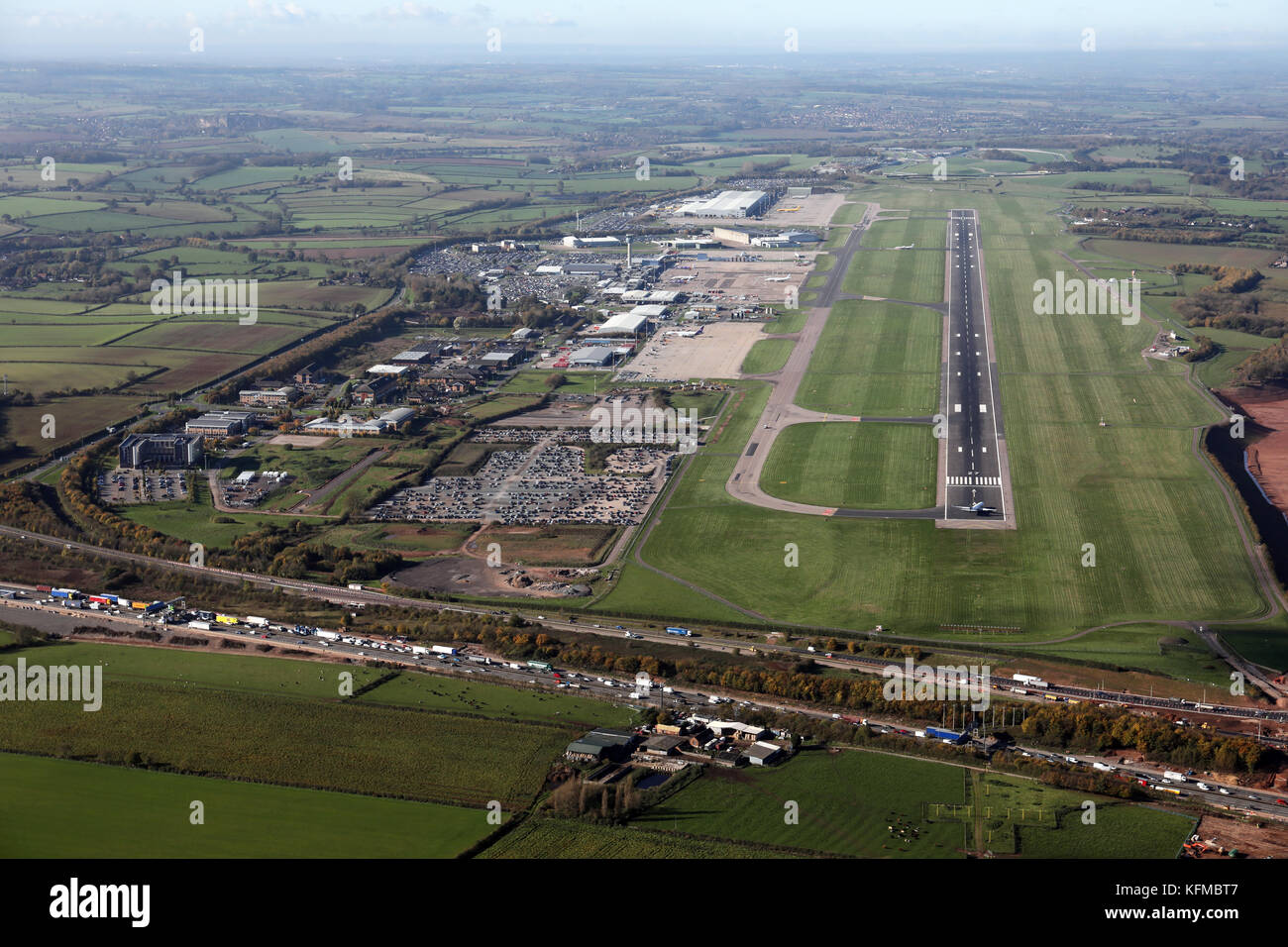 Luftaufnahme von East Midlands Airport, Derby, Großbritannien Stockfoto