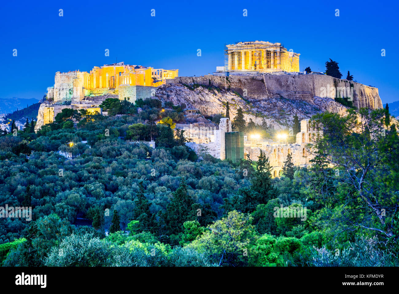 Athen, Griechenland - Nacht Blick auf die Akropolis, das antike Zitadelle der griechischen Zivilisation. Stockfoto