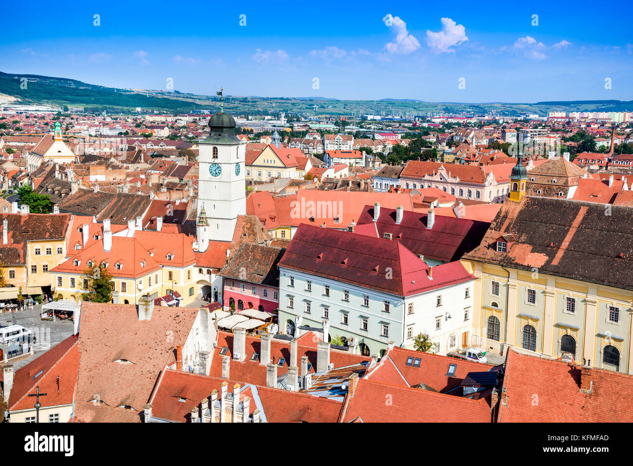 Sibiu, Rumänien - Kleiner Platz, in der Innenstadt der sächsischen Stadt in Siebenbürgen. Stockfoto