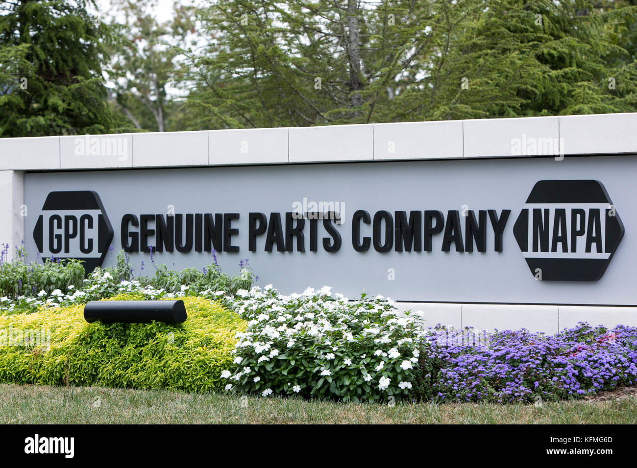 Ein logo Zeichen außerhalb des Hauptquartiers der Original Teile des Unternehmens, der Muttergesellschaft von Napa Auto parts, in Atlanta, Georgia am 7. Oktober 2017. Stockfoto