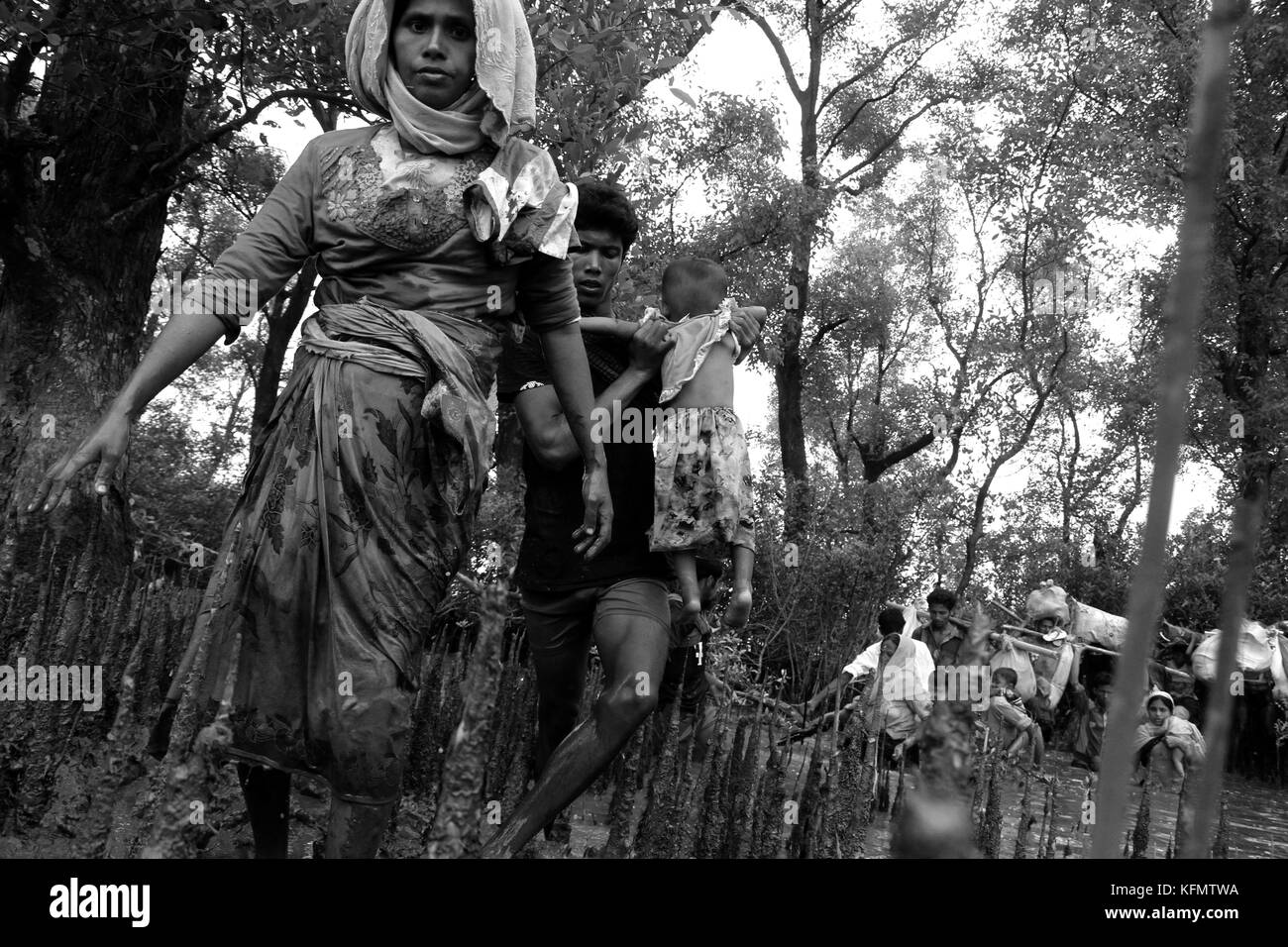 Bangladesch: Rohingya Flüchtlingen, die militärische Operation in Myanmars Rakhine, Bangladesch Gebiet Zuflucht in Cox's Bazar, Bangladesch am 7. September 2017 zu übernehmen. Über eine halbe Million Rohingya Flüchtlinge aus Myanmar Rakhine, Kreuze in Bangladesch seit dem 25. August 2017 nach Angaben der Vereinten Nationen. Der Myanmar militärische Kampagne gegen die Rohingyas begann nach dem Angriff auf mehrere Polizei Beiträge in Rakhine. © REHMAN Asad/Alamy Stock Foto Stockfoto