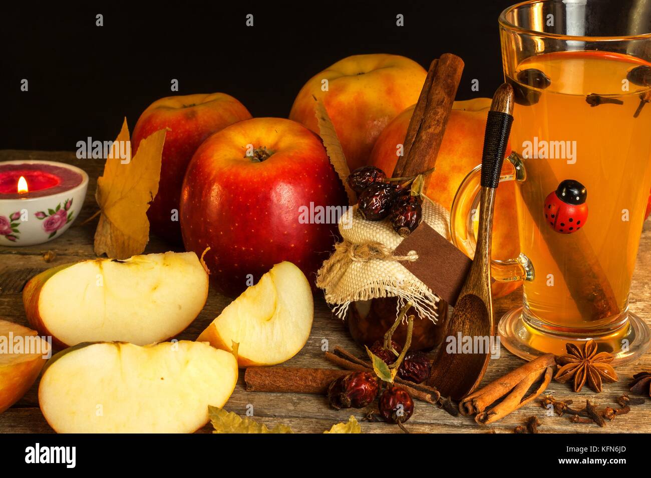 Hot apple trinken. traditionellen Getränk für Winterabende Stockfoto