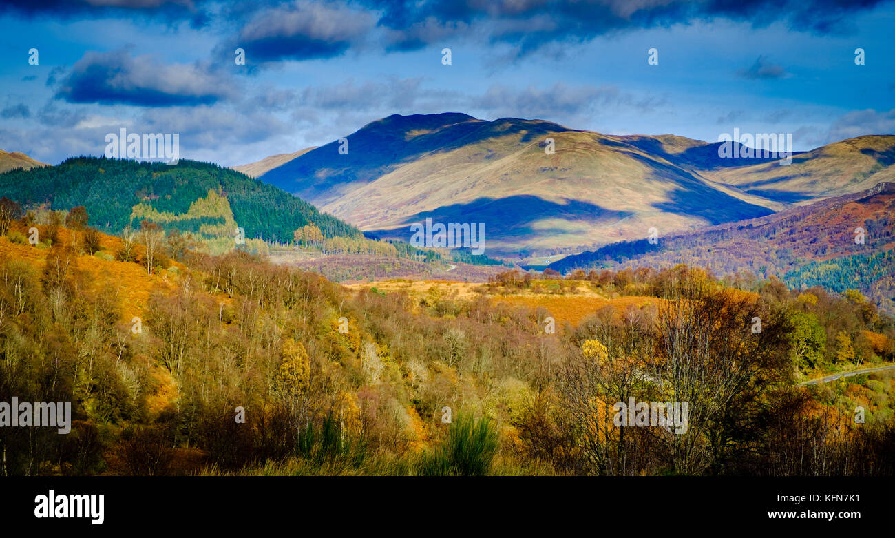 Herbst Farbe in die Trossachs National Park in der Nähe Aberfoyle, Schottland Stockfoto