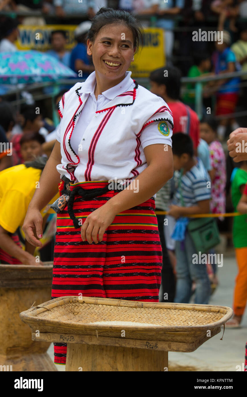 Imbayah ist ein kulturelles Festival, das die uralten Traditionen der indigenen Stämme der Ifugao in Banaue, Philippinen, feiert. Stockfoto