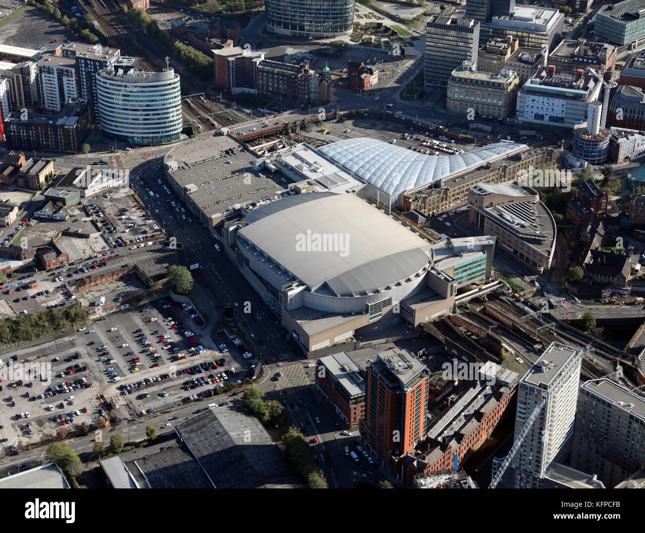 Luftaufnahme der Manchester AO Arena & Victoria Station, Hunts Bank, Manchester UK Stockfoto