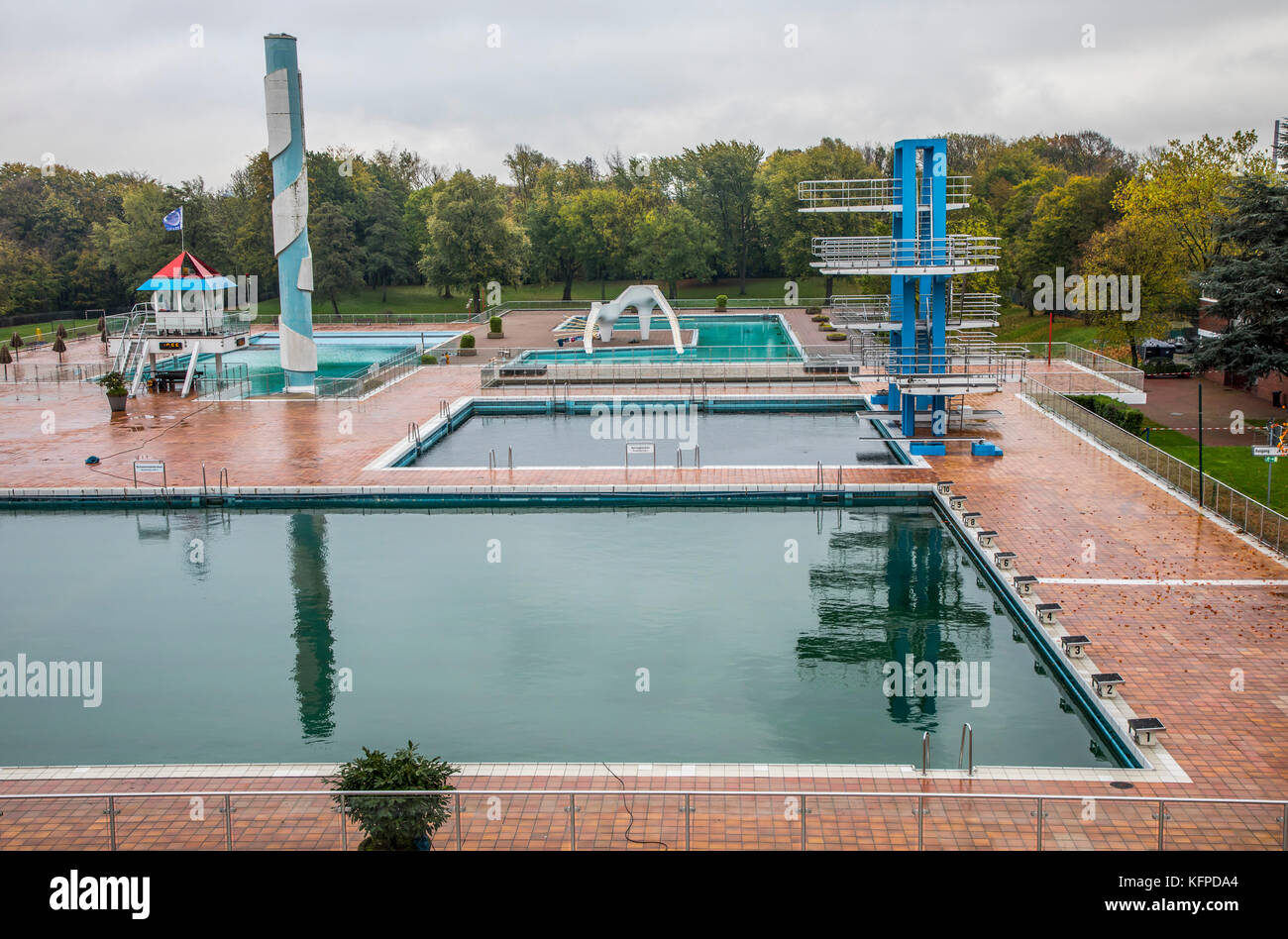 Öffentliches Schwimmbad, für die Saison geschlossen, im Herbst, gruga schlecht, Essen, Deutschland Stockfoto