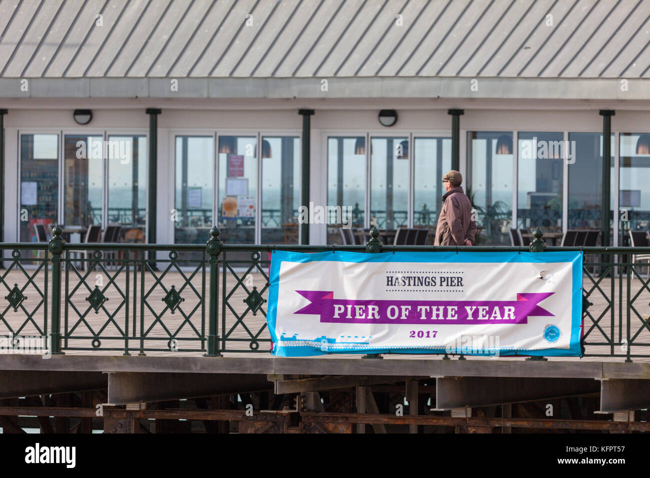 Hastings, East Sussex, UK. 31. Oktober, 2017. RIBA Stirling Prize 2017 geht an Hastings Pier. Hastings Pier wurde von dRMM Architekten entworfen, wurde aber durch die langjährige enge Zusammenarbeit mit der lokalen Gemeinschaft informiert. Foto: Paul Lawrenson/Alamy leben Nachrichten Stockfoto