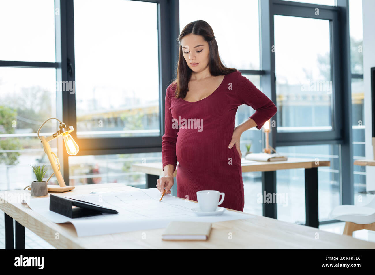 Taille bis der begabten Ingenieur Stockfoto