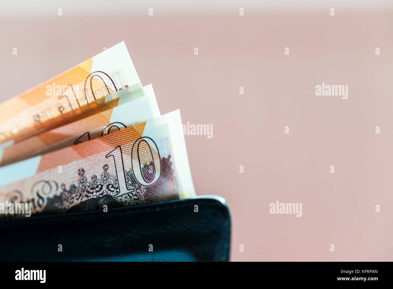 LONDON, ENGLAND – 24. OKTOBER: Nahaufnahme der neuen britischen zehn-Pfund-Note mit einem Porträt von Jane Austen. Stockfoto