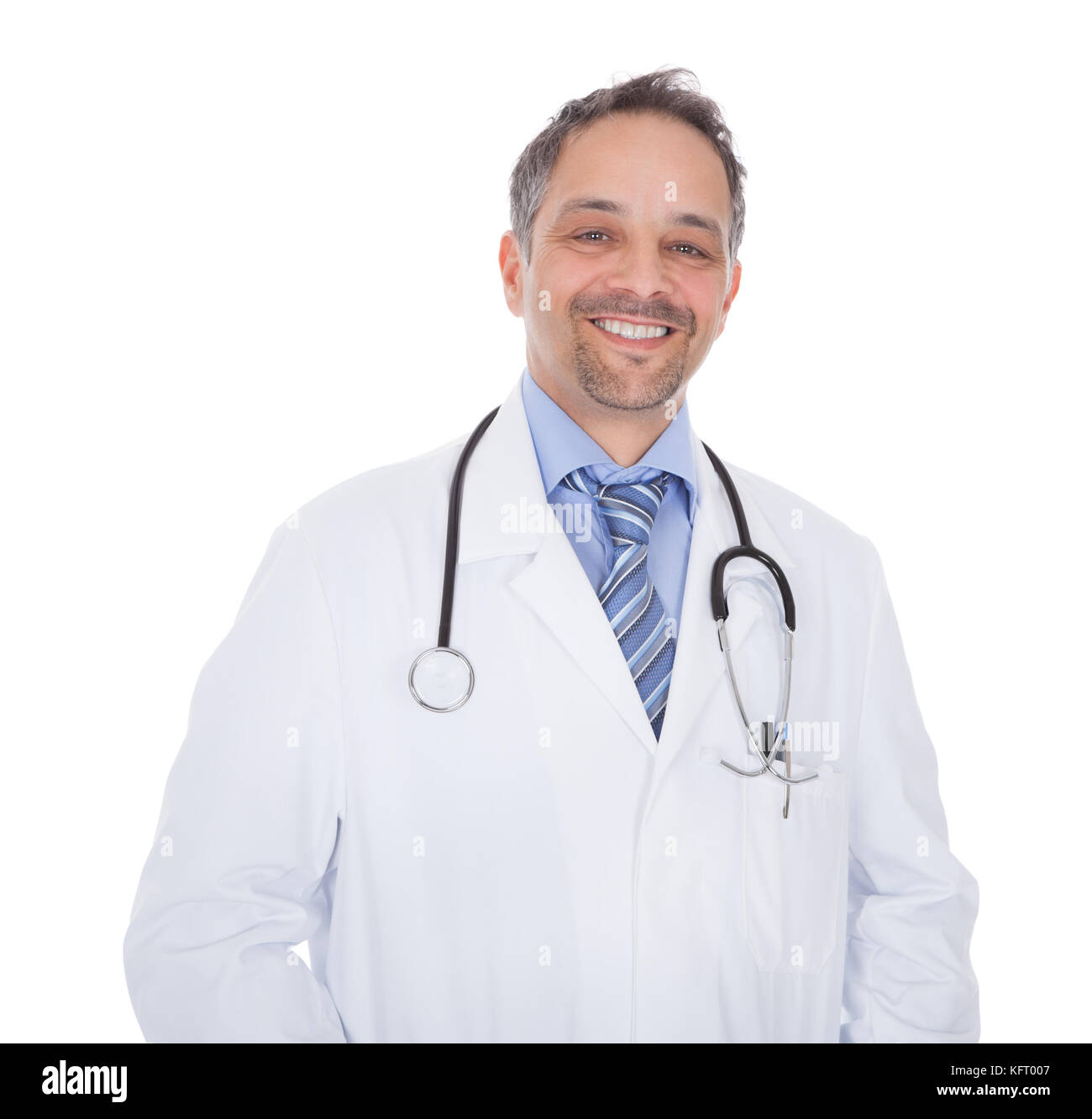 Lächelnd Arzt Mann mit Stethoskop. auf weißem isoliert Stockfoto Lächelnd Arzt Mann mit Stethoskop. auf weißem isoliert Stockfoto