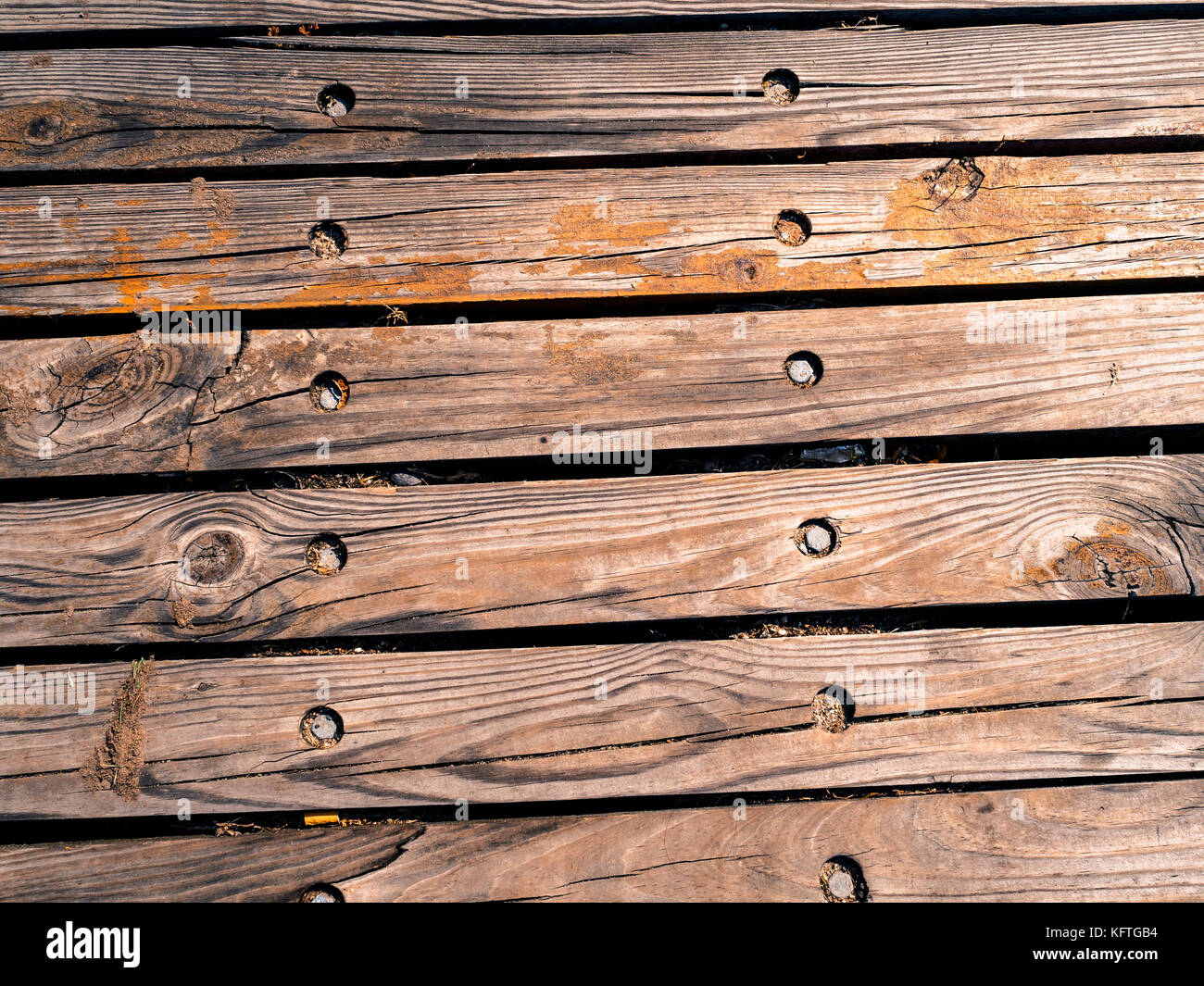 Alte Holzbohlen kiesige Holz Textur Hintergrund Stockfoto