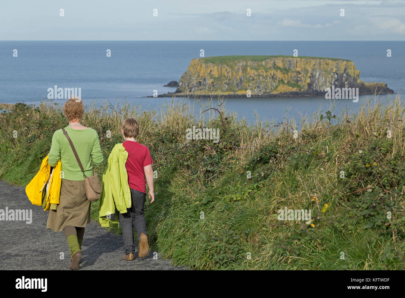 Sheep Island, Carrick-a-Rede Rope Bridge, Ballintoy, Co Antrim, Nordirland Stockfoto