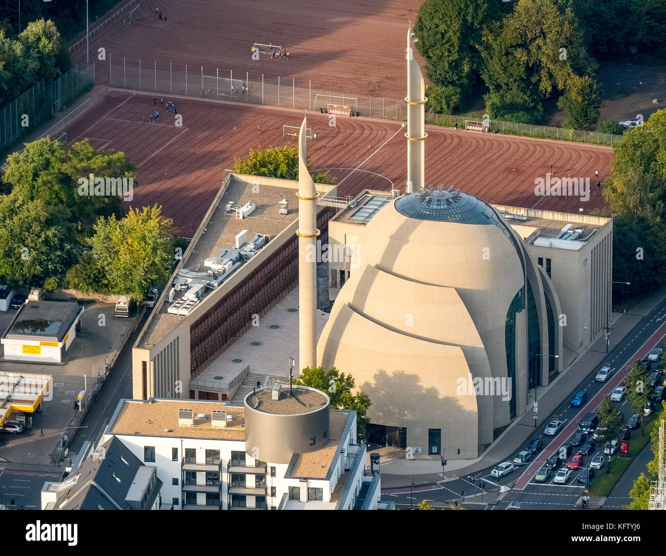 Kölner Zentralmoschee, Moschee, im Fuchsstraße-Innenraum Kanalstraße, muslimisches Gotteshaus, Köln, Rheinland, Nordrhein-Westfalen, Deutschland Stockfoto