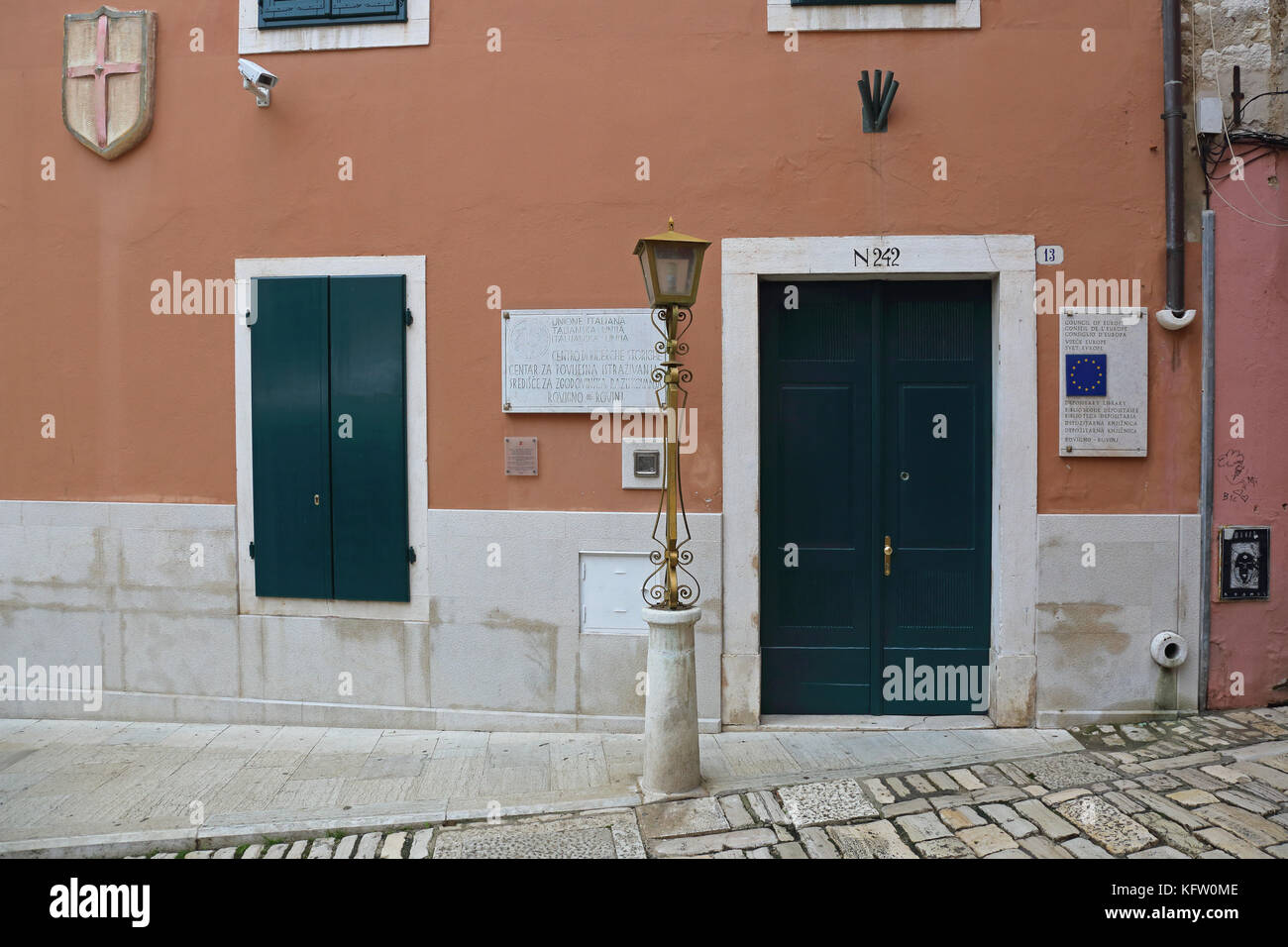 Rovinj, Kroatien - 15. Oktober: Historische Forschungsstelle italienische Union in Rovinj am 15. Oktober 2014. des Europarats und der verwahrstelle Bibliothek gesamtstaats Stockfoto