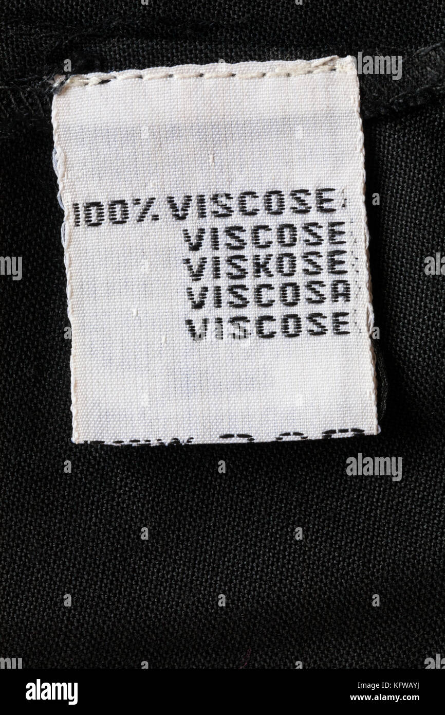 100% Viskose Label in der Kleidung Stockfoto