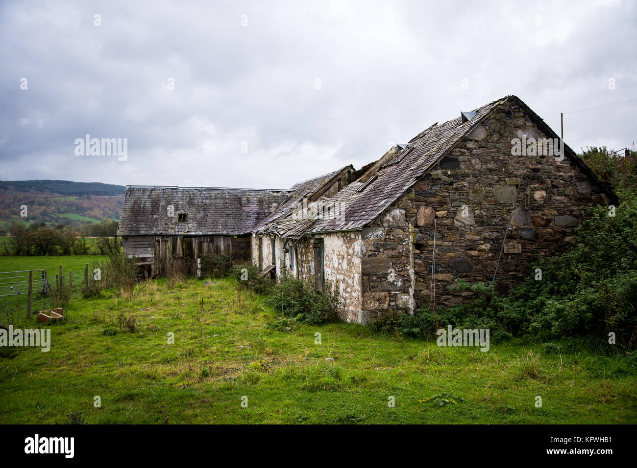 Eine zerstörte Farm in Schottland, in verlassenen Gebäude Stockfoto