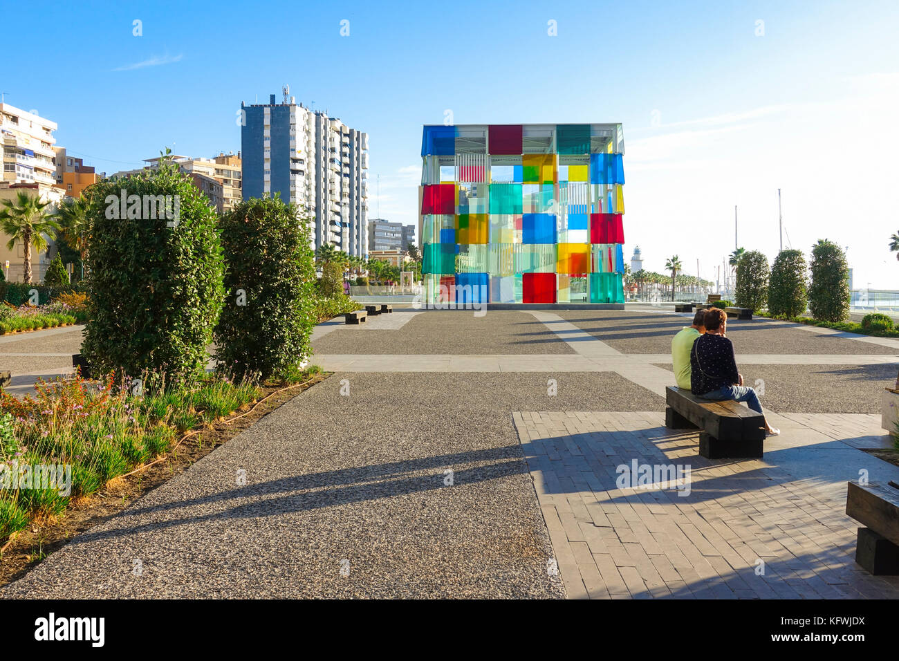 Pompidou Zentrum Malaga, das Centre Pompidou, der Würfel, Pop-up-Museum, an der Muelle Uno, der Hafen von Malaga, Andalusien, Spanien. Stockfoto