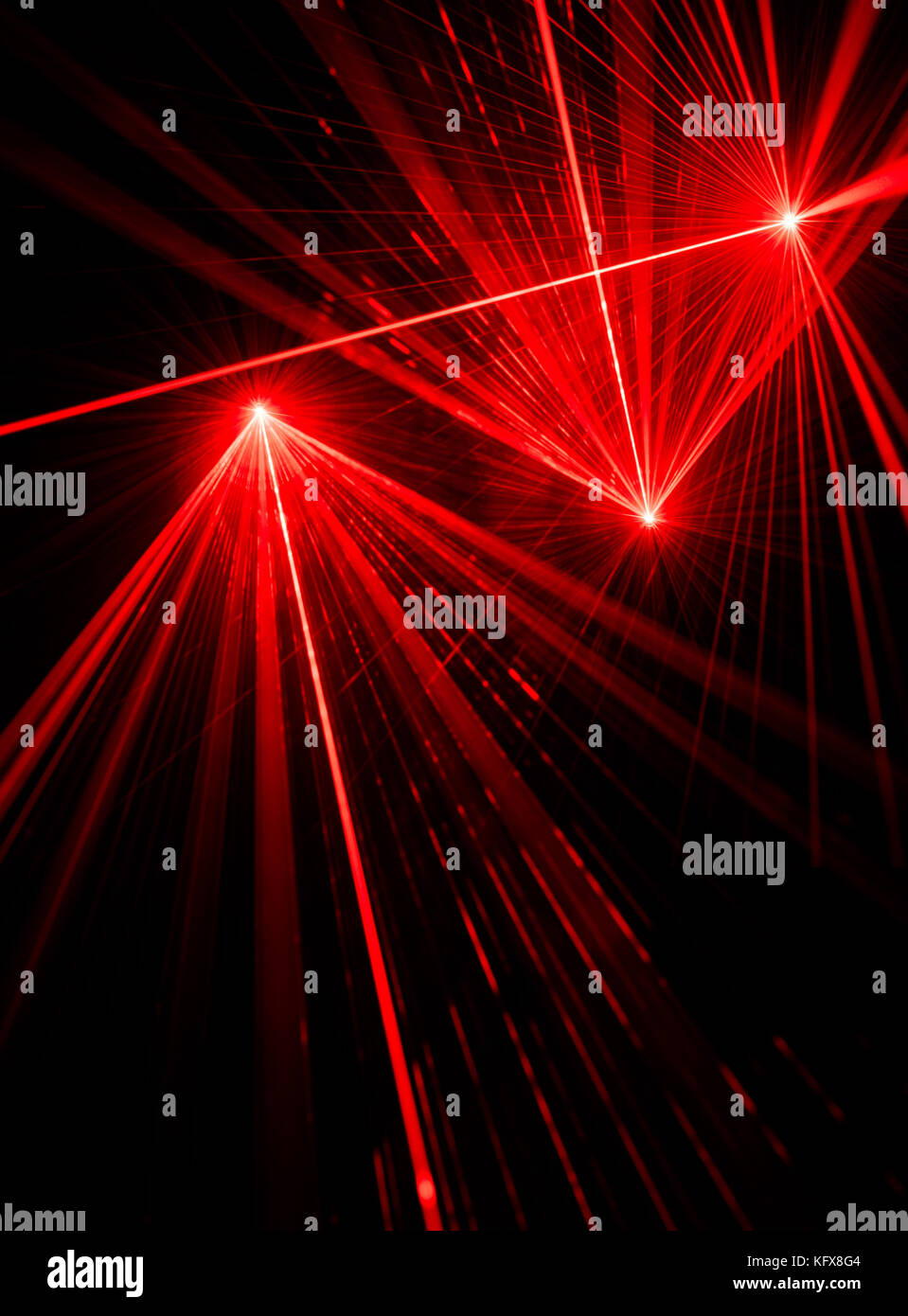 Roter Laserstrahl Lichteffekte auf schwarzem Hintergrund Stockfoto