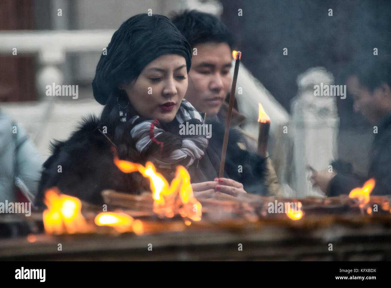Frau tägliche traditionelle Ritual, Shanghai Stockfoto