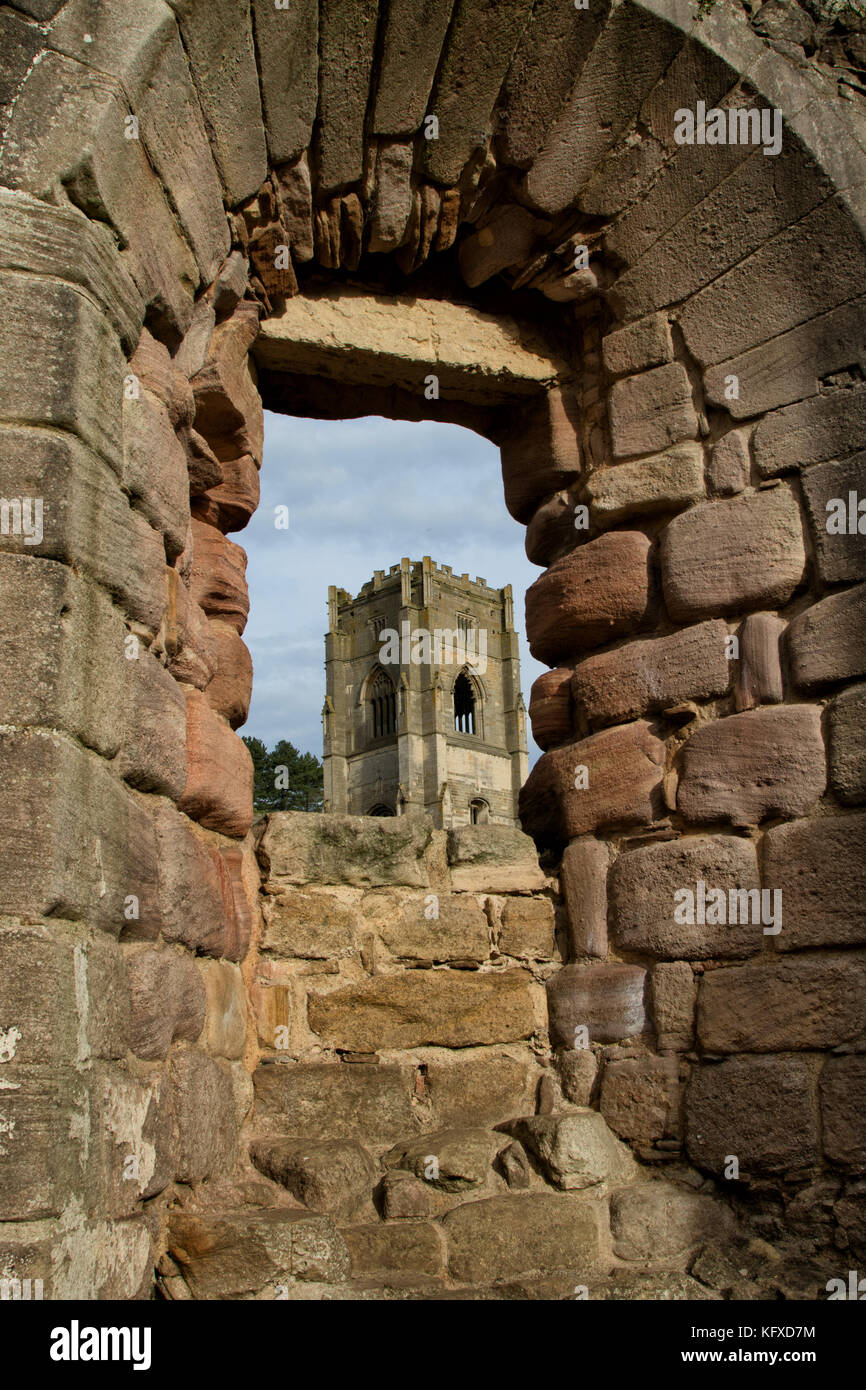 Fountains Abbey Turm, Ripon, North Yorkshire, UK, einem der größten und am besten erhaltenen ruiniert Zisterzienser in England. Stockfoto