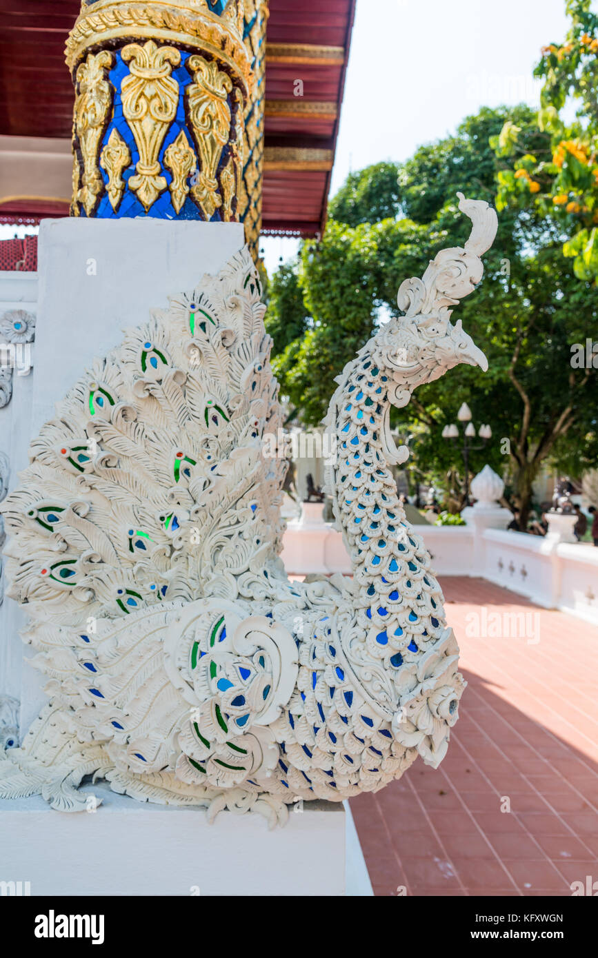 Swan Statue in traditionelle thailändische Märchen usullay wird in buddhistischen Tempel gesehen werden. Stockfoto
