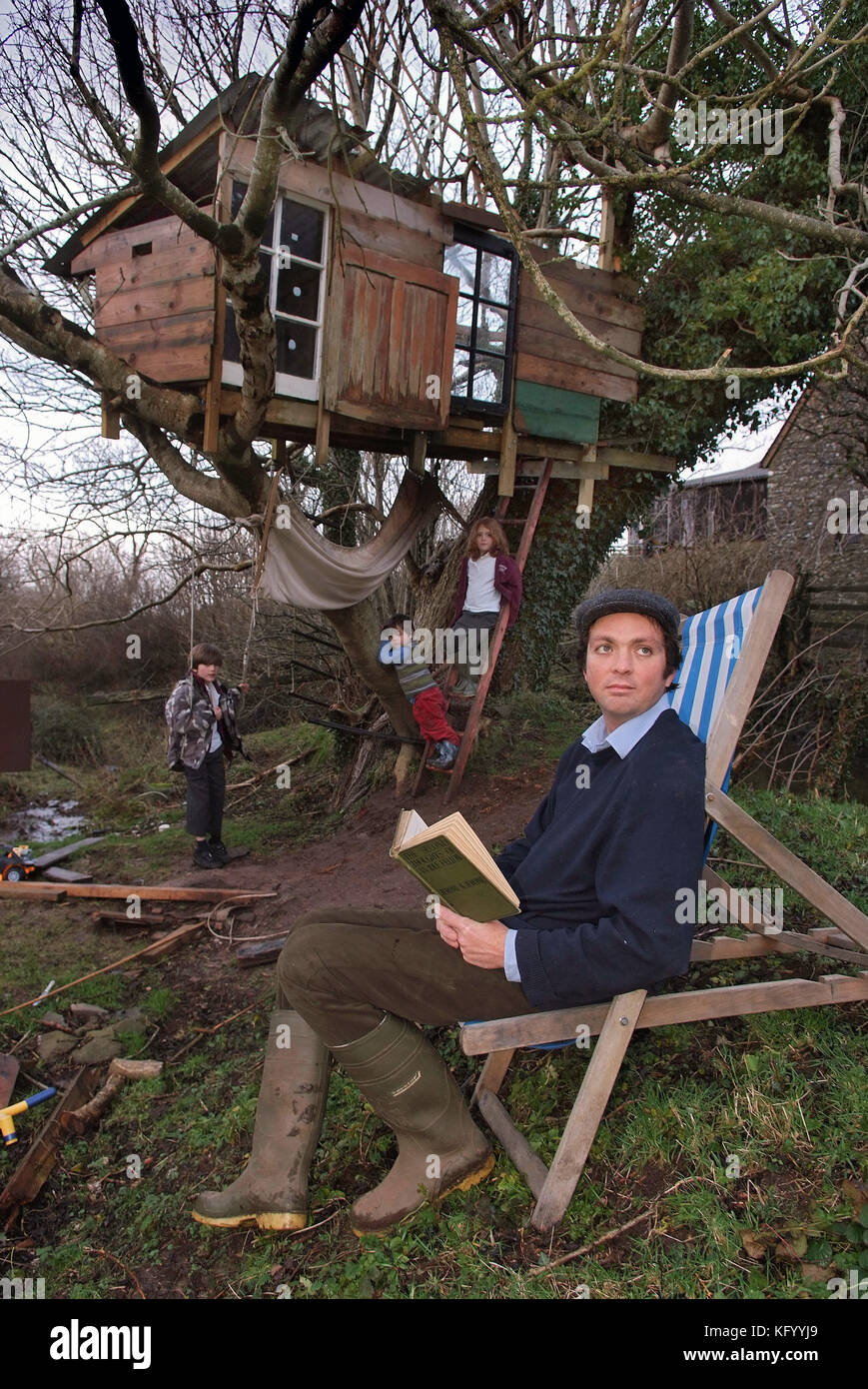 Tom Hodgkinson, Frau Victoria mit Delilah, Arthur und der jüngste Henry Stockfoto