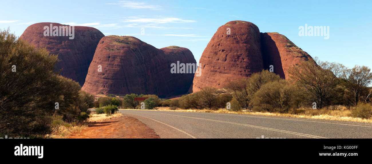 Nahaufnahme von Kata Tjuṯa, einer Gruppe von großen, kuppeligen Felsformationen im Uluṟu-Kata Tjuṯa National Park, Northern Territory, Australien Stockfoto