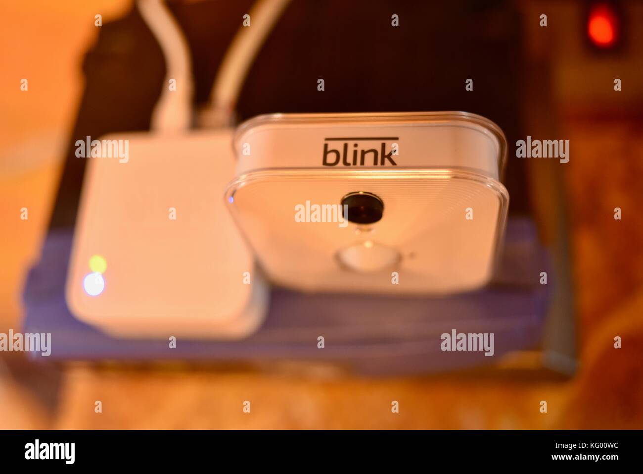 Blinken security camera system im Hause für Eindringlinge zu schützen, bieten Temperatursensor, oder sehen Sie für Überschwemmung beschädigt werden. Stockfoto