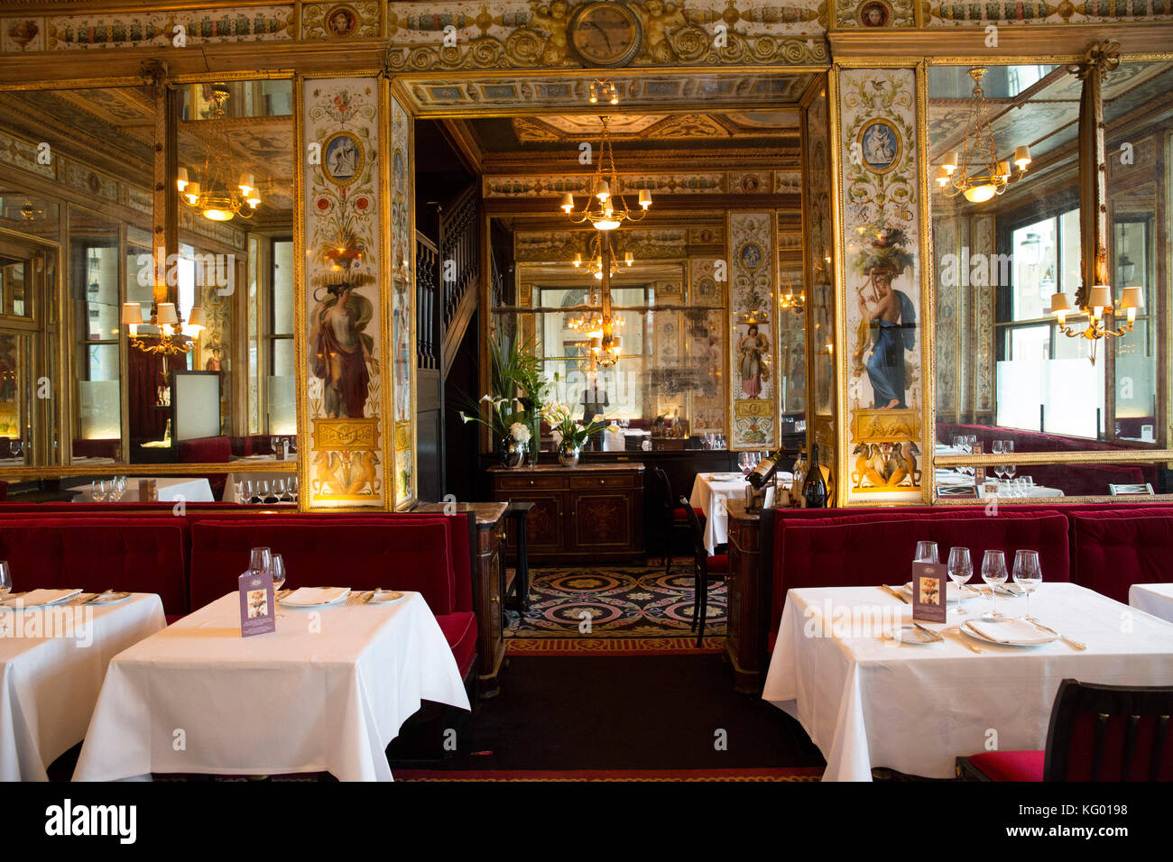 Portrait von Guy Martin Koch im Restaurant Le grand Vefour im Jardin des Tuileries in Paris. Ein Ort, an dem histotic verwendet Napoleon zu gehen Stockfoto