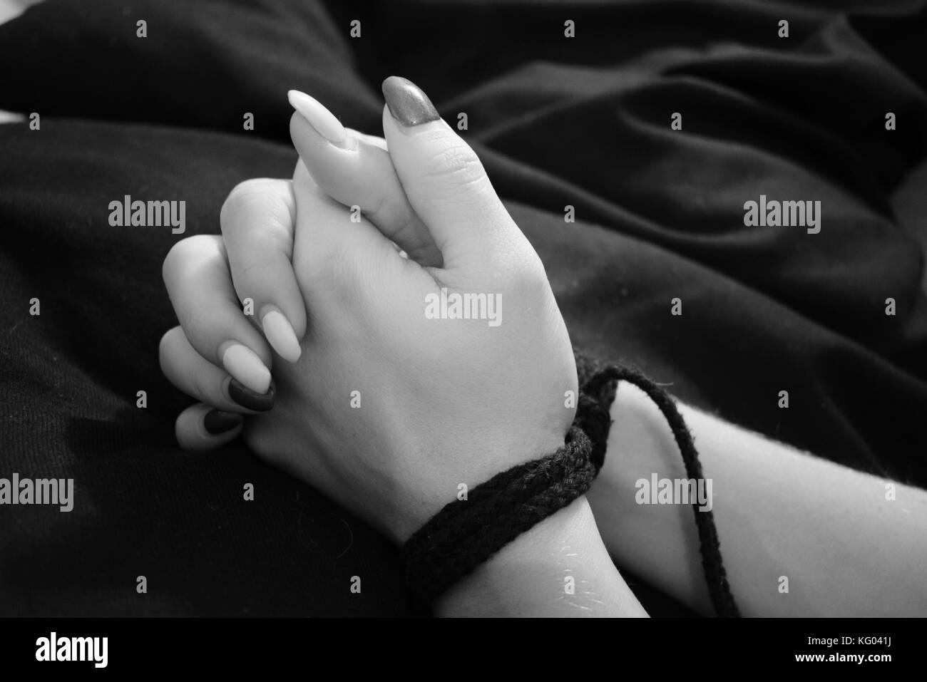 Die Hände der Frau fest Stockfoto