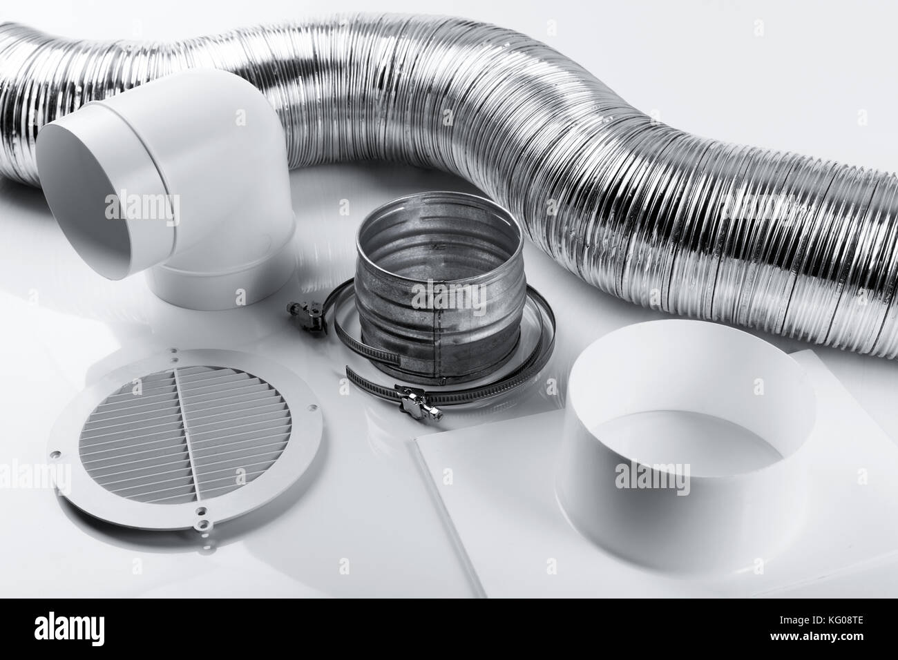 Ventilation System Elemente und Verbindungen auf weißem Hintergrund Stockfoto