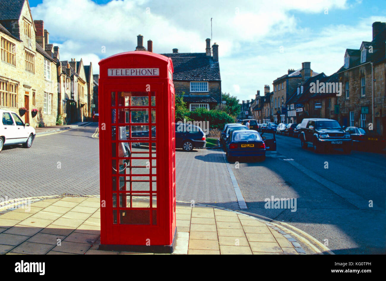 Die einst allgegenwärtigen roten Telefonzelle, Chipping Campden, England Stockfoto