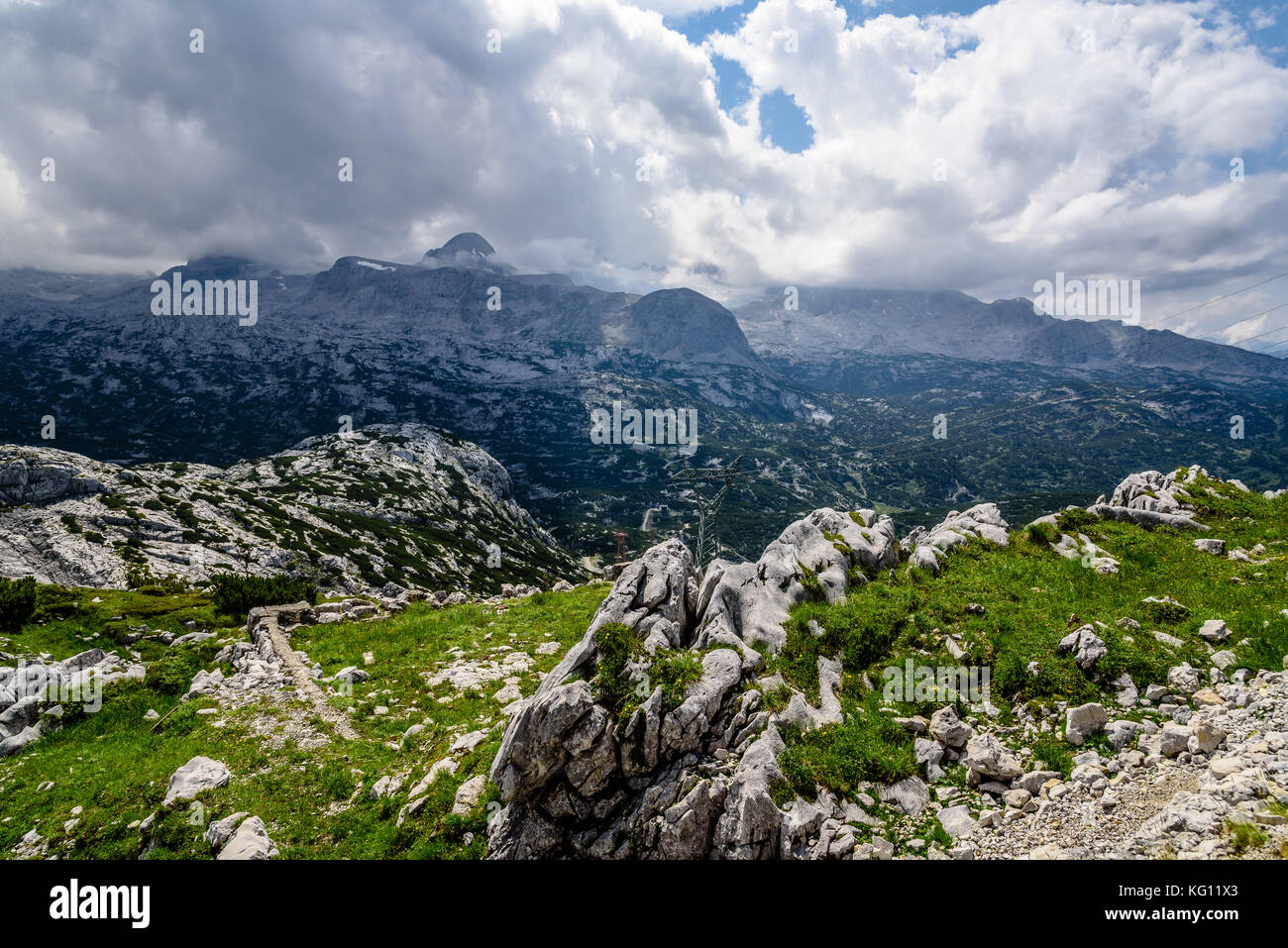 Malerischer Blick auf Alpen Berge an einem sonnigen Tag Stockfoto