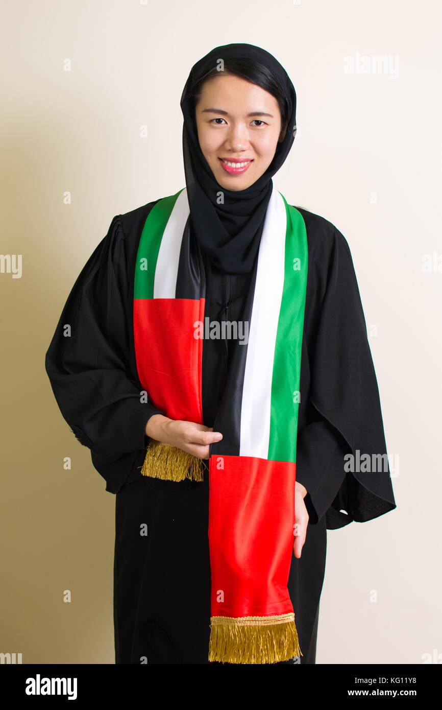 Muslimische Frau mit den Vereinigten Arabischen Emirate Flagge Stockfoto