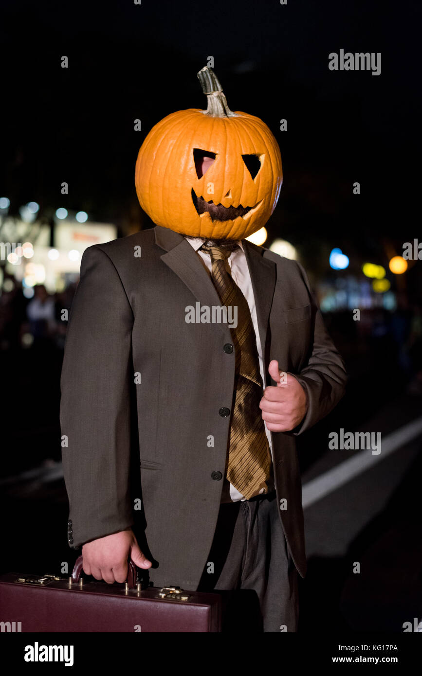 LOS ANGELES - 31. Oktober: Halloween Parade in West Hollywood. Oktober 31, 2017 in Los Angeles, CA Stockfoto