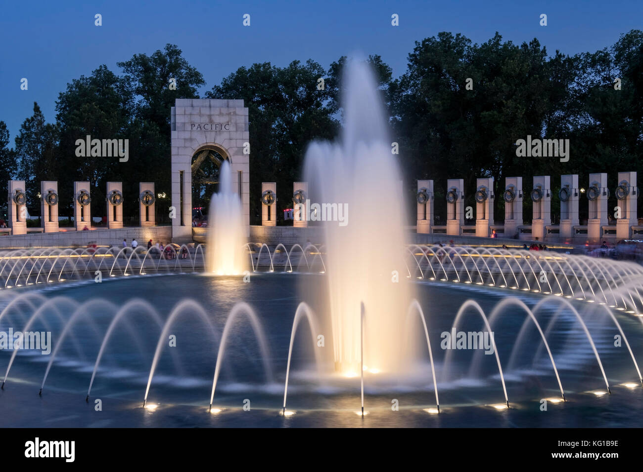 Den 2. Weltkrieg Memorial bei Nacht, National Mall, Washington DC, USA Stockfoto