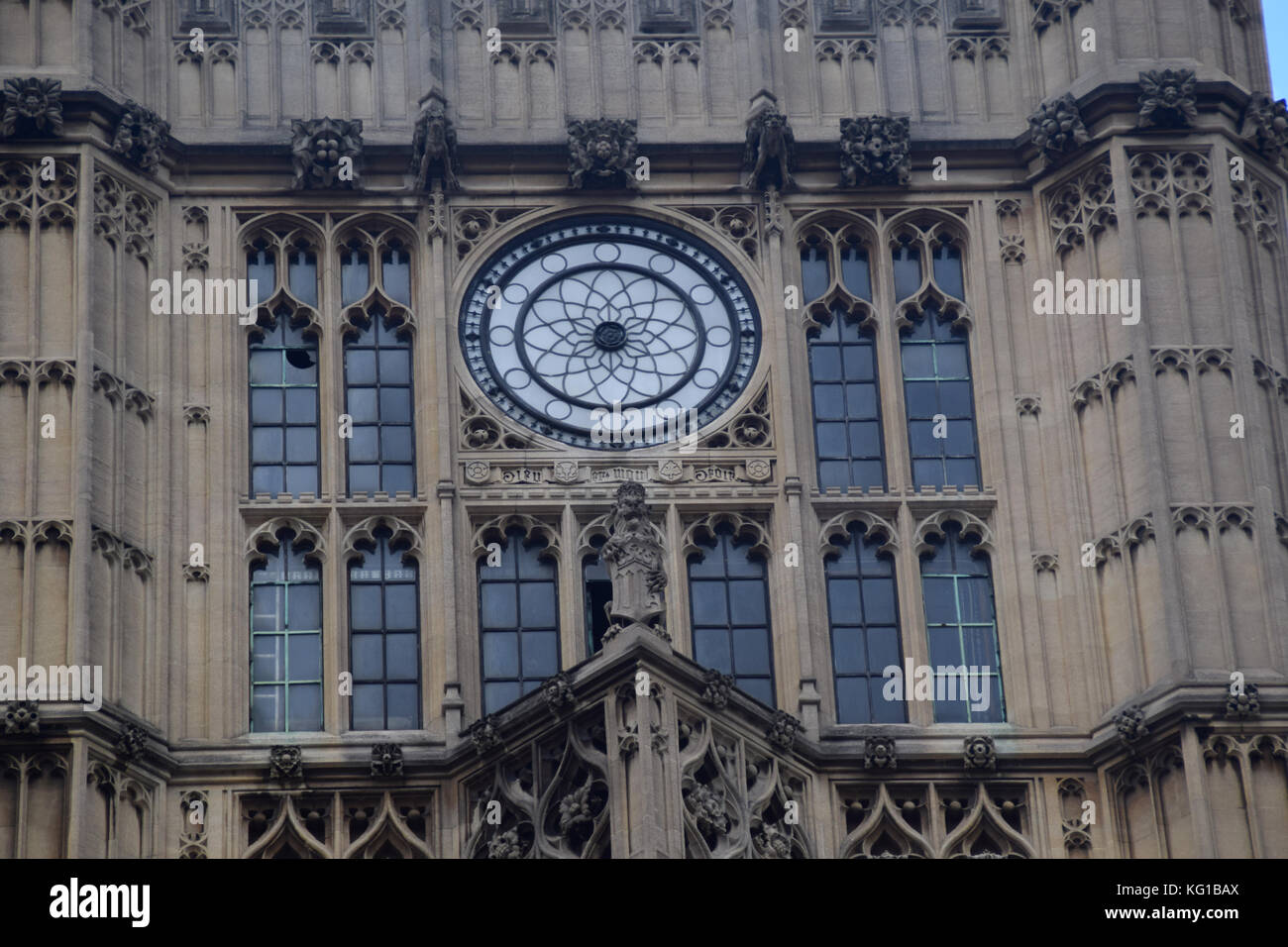 Das Parlament des Vereinigten Königreichs, bekannte Haus des Parlaments - Britisches Parlament Gebäude - Sonniger Tag - Sommer Palast von Westminster House of Lords Stockfoto